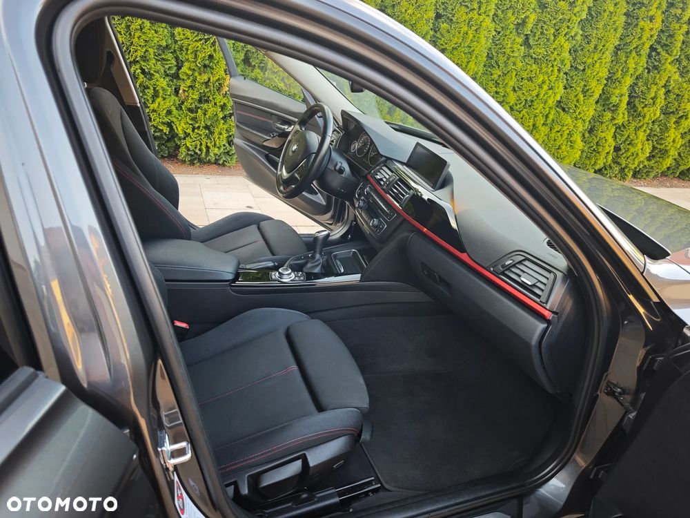 BMW Seria 3 328i M Sport - 20