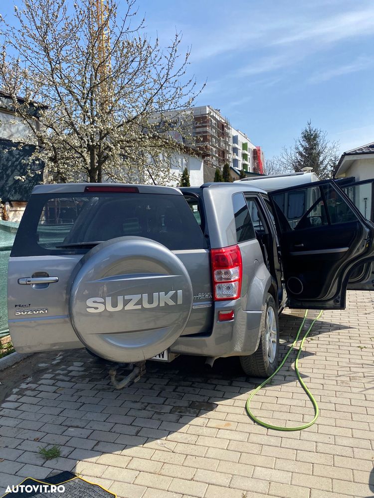 Suzuki Grand Vitara 1.9 DDiS Comfort + DPF Family - 3