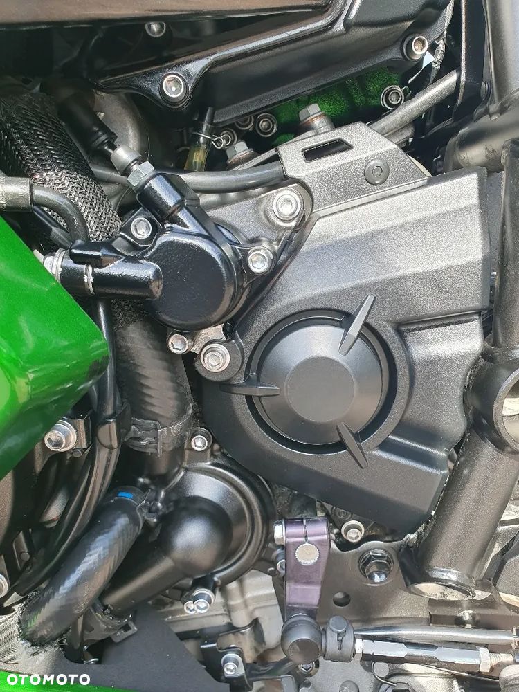 Kawasaki H2 - 28