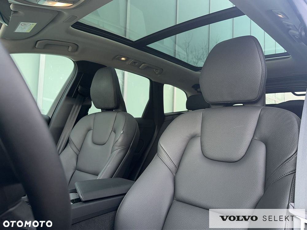 Volvo XC 60 T6 Plug-In Hybrid AWD Plus Dark - 13