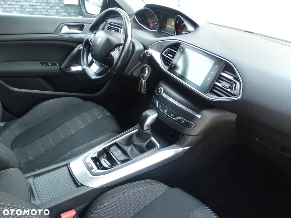 Peugeot 308 BlueHDi FAP 120 EAT6 Stop & Start Allure - 28