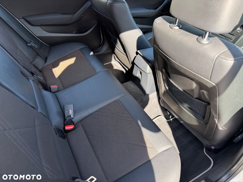 BMW X1 sDrive18d xLine - 26