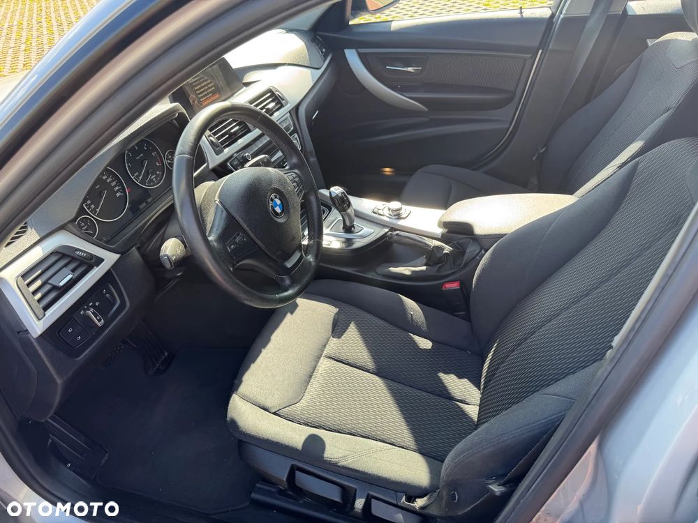 BMW Seria 3 320d Sport Line - 18