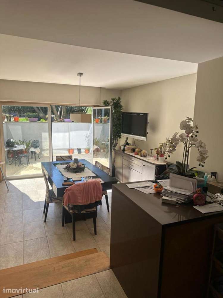 Quarto - localizado em Vila nova de gaia - Grande imagem: 5/9