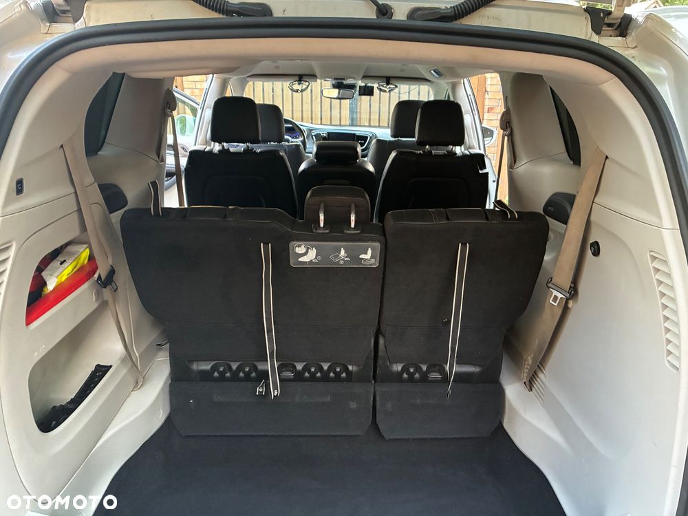 Chrysler Pacifica - 12