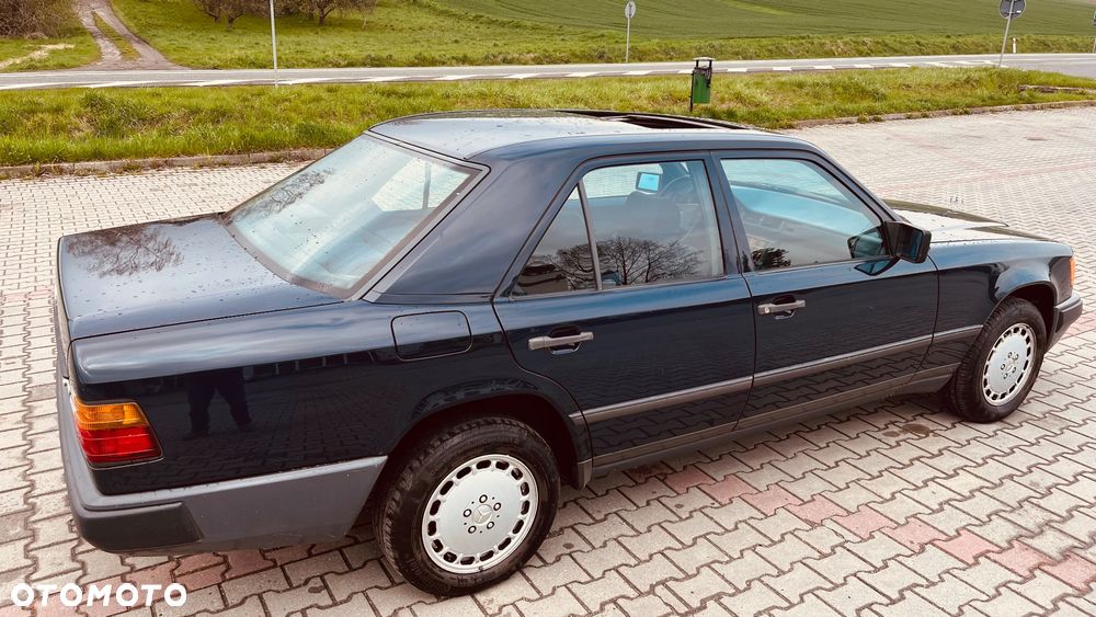 Mercedes-Benz W124 (1984-1993) - 33