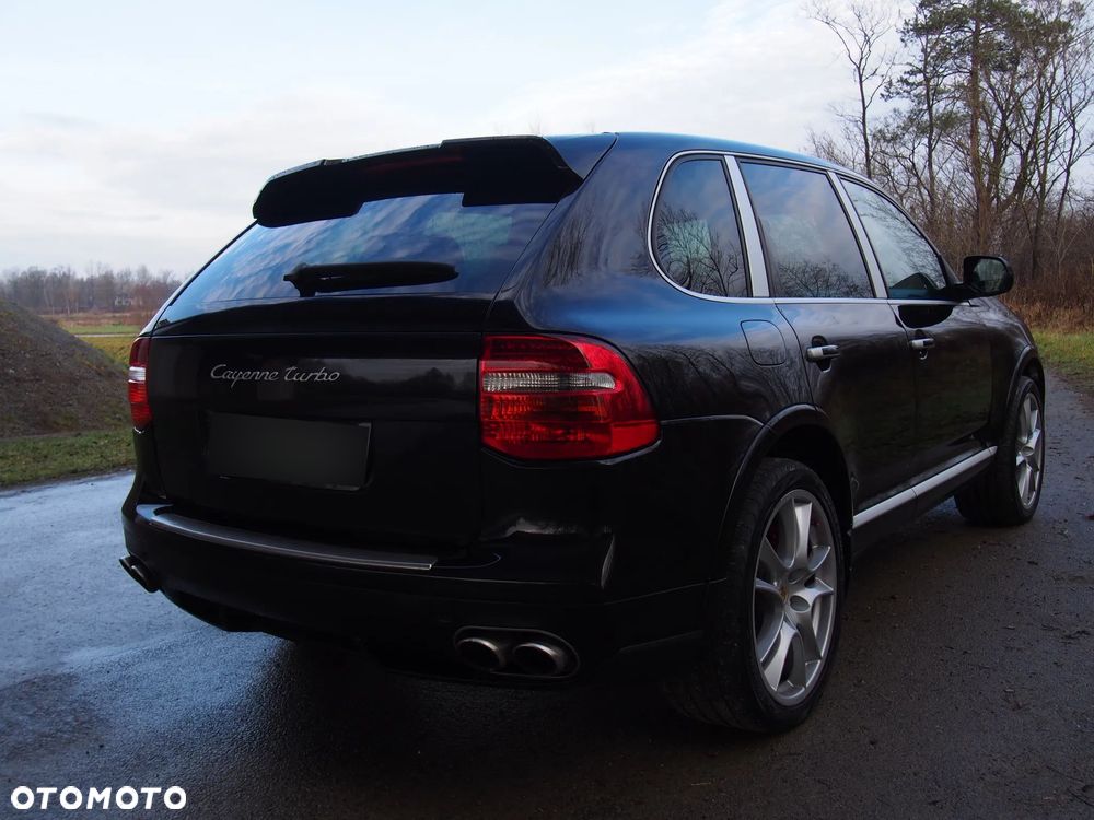 Porsche Cayenne Turbo - 11