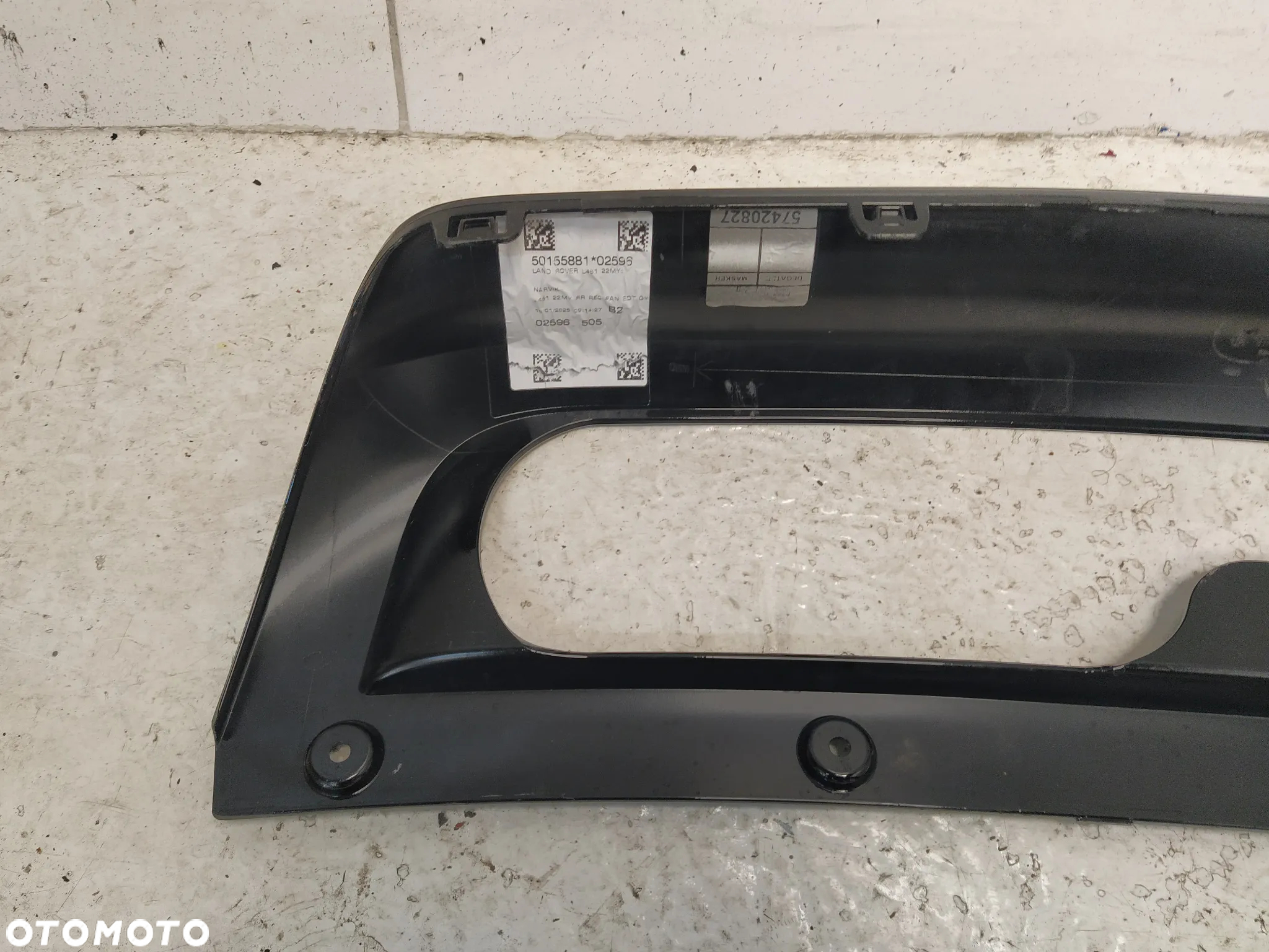 RANGE ROVER SPORT L461 22- SPOILER DOKŁADKA ZDERZAKA RAMKA OSŁONA HAKA HOLOWNICZEGO TYŁ TYLNY ORYGINAŁ - 9