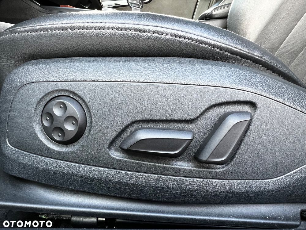 Audi A4 Allroad 2.0 TDI Quattro S tronic - 25