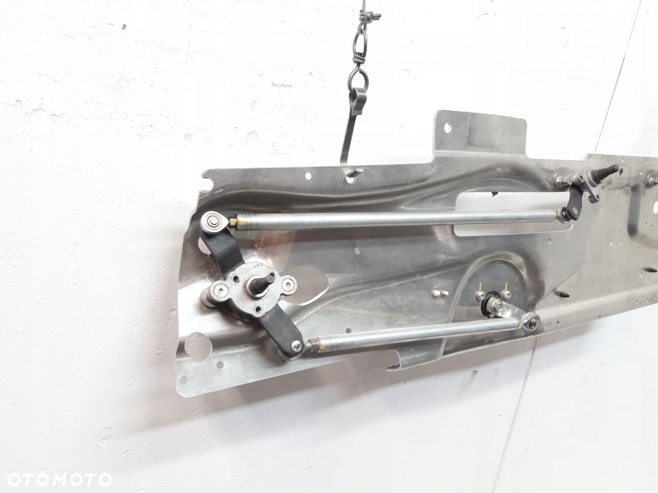 Aston Martin Vantage mechanizm wycieraczek przod - 3