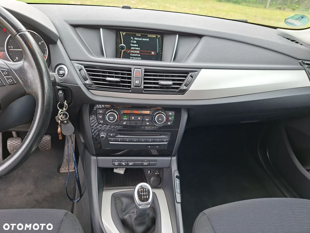 BMW X1 sDrive16d - 16