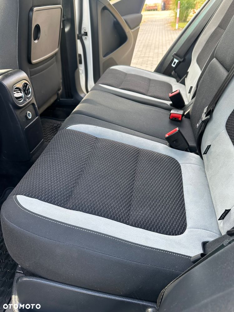 Volkswagen Tiguan - 33