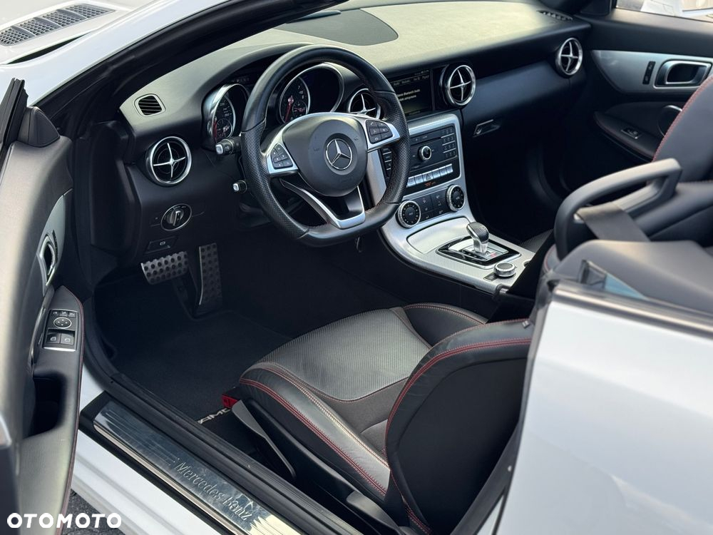 Mercedes-Benz SLC 200 9G-Tronic - 11