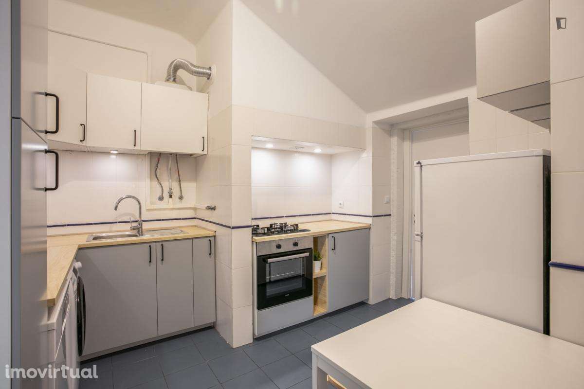 Quarto - localizado em Santos Lisbon - Grande imagem: 4/20