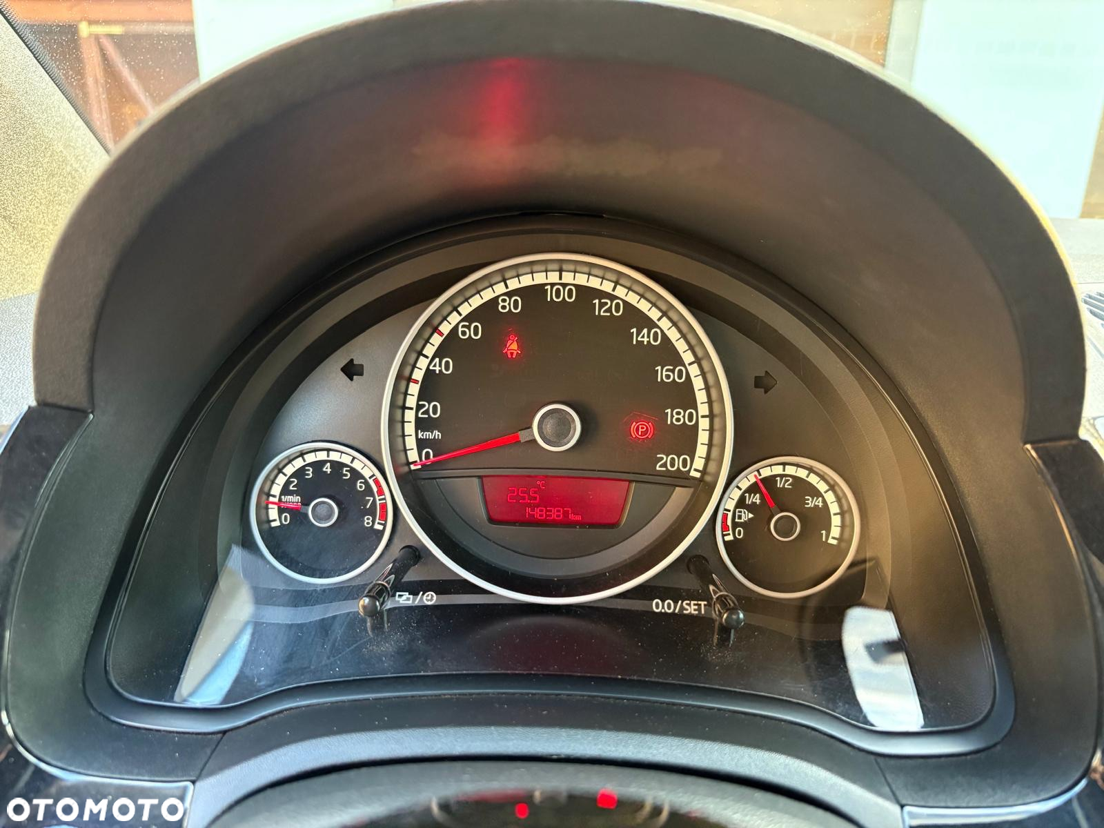 Volkswagen up! 1.0 United - 25