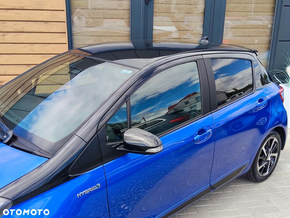 Toyota Yaris Hybrid 100 Premium - 5