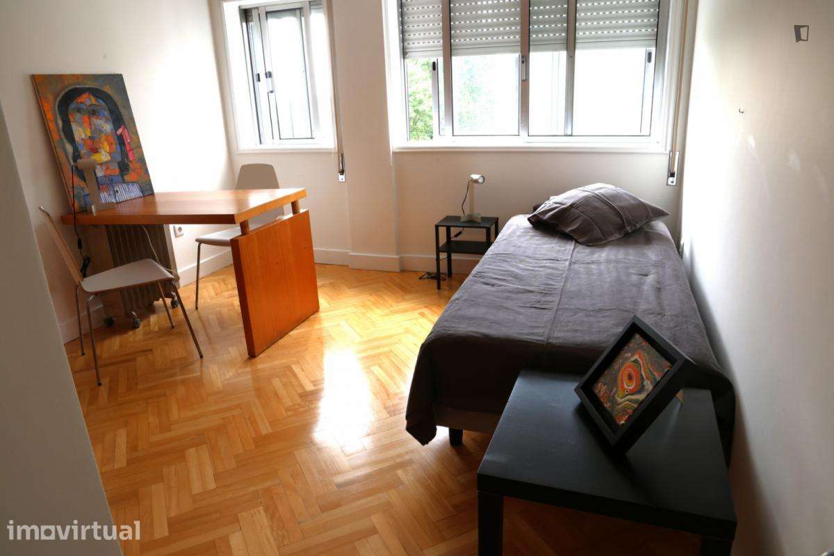Apartamento com 4 quartos - localizado em Senhora da Hora Porto - Grande imagem: 4/30
