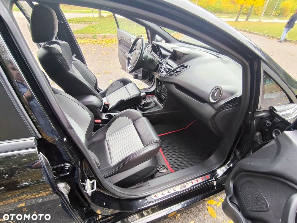 Ford Fiesta - 23