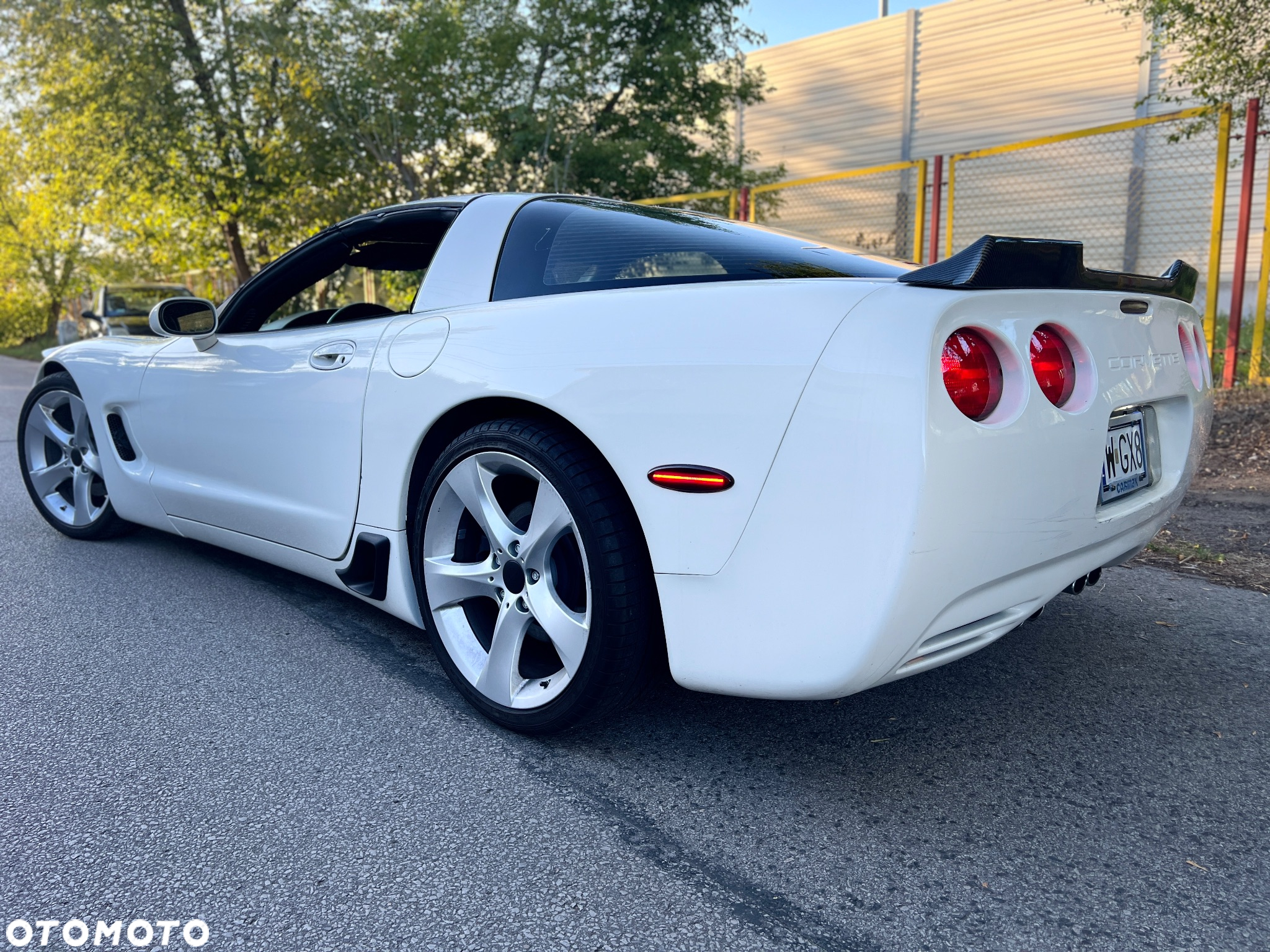 Chevrolet Corvette - 10