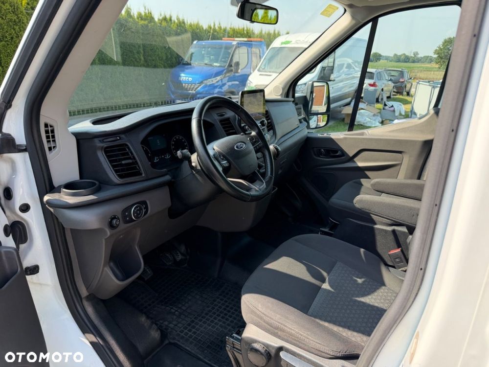 Ford Transit - 12