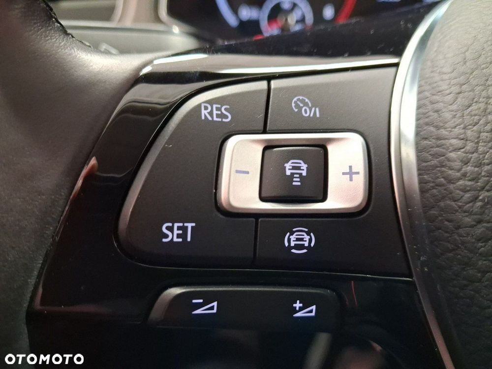 Volkswagen T-Roc - 24
