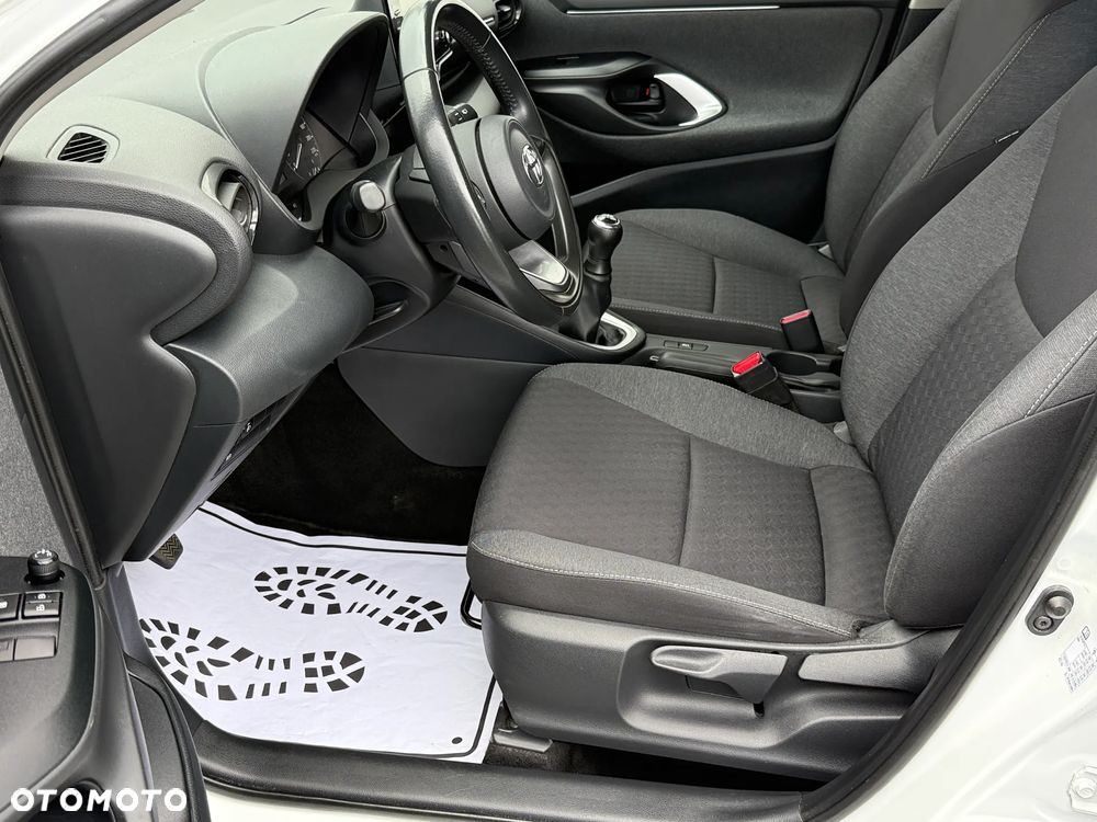 Toyota Yaris 20 - 12