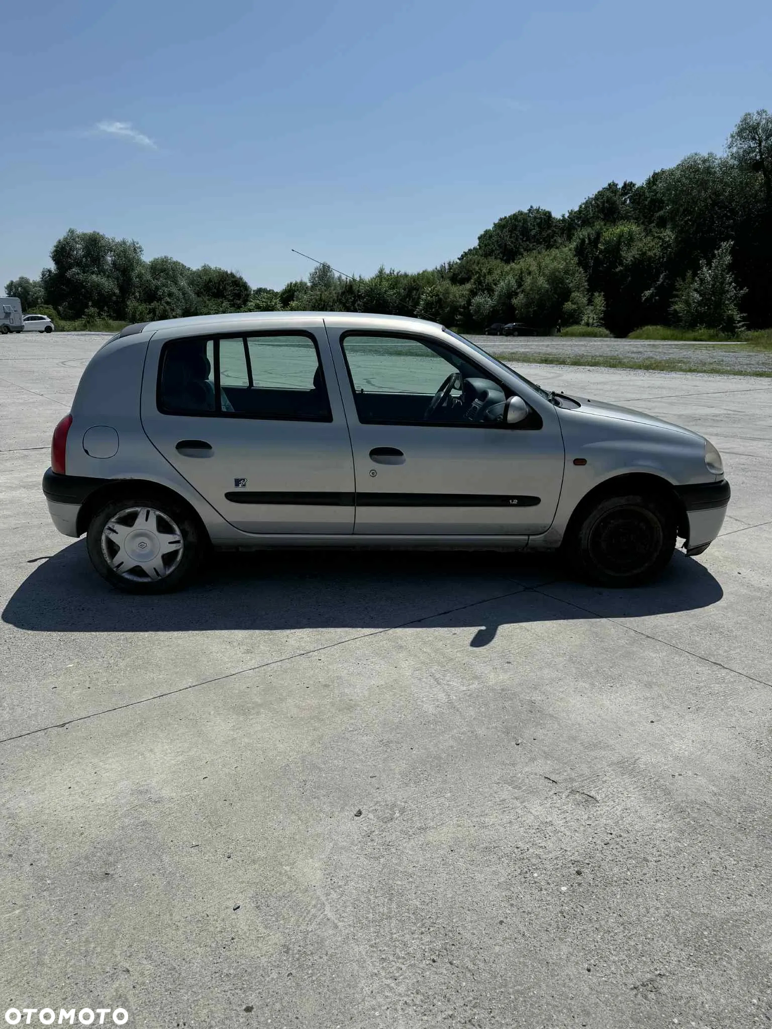 Renault Clio - 8