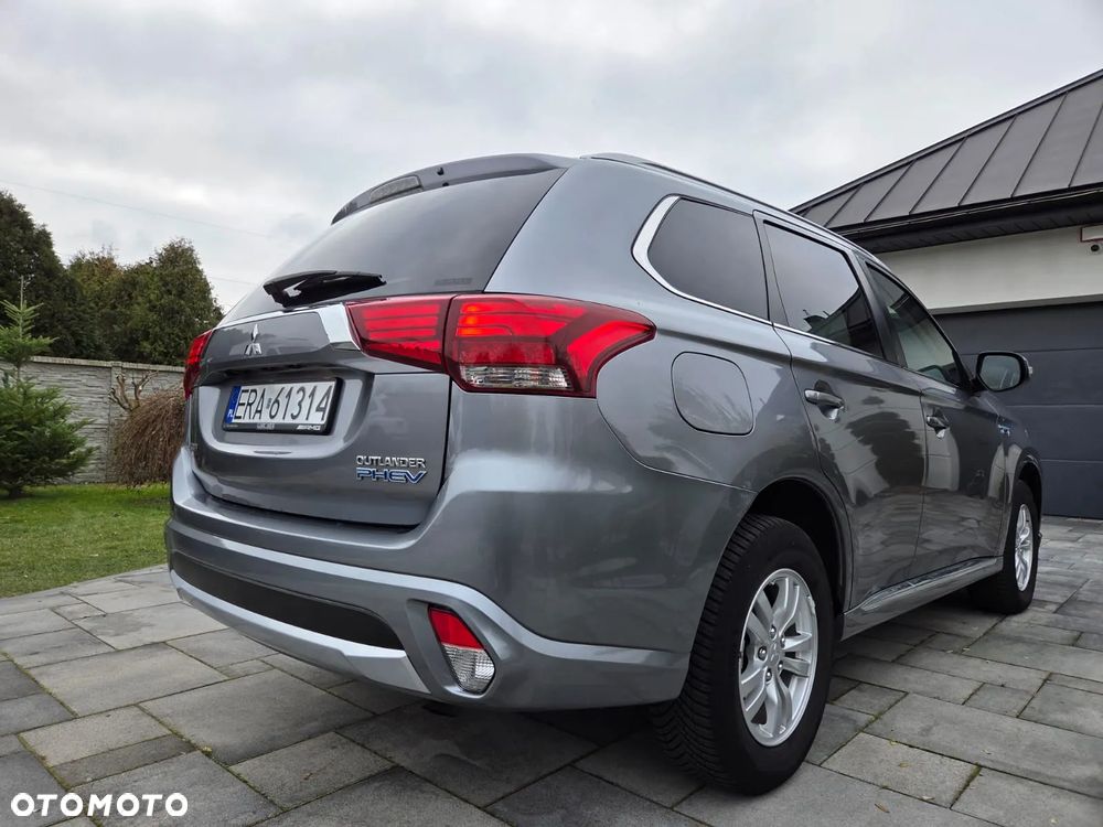 Mitsubishi Outlander 2.0 4WD - 8