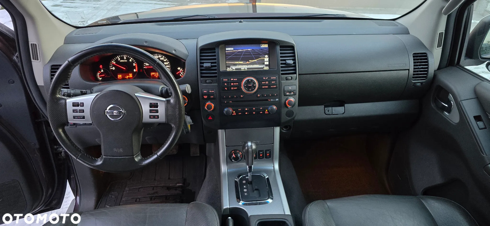 Nissan Navara 3.0 D V6 Platinum Long EU5 - 8