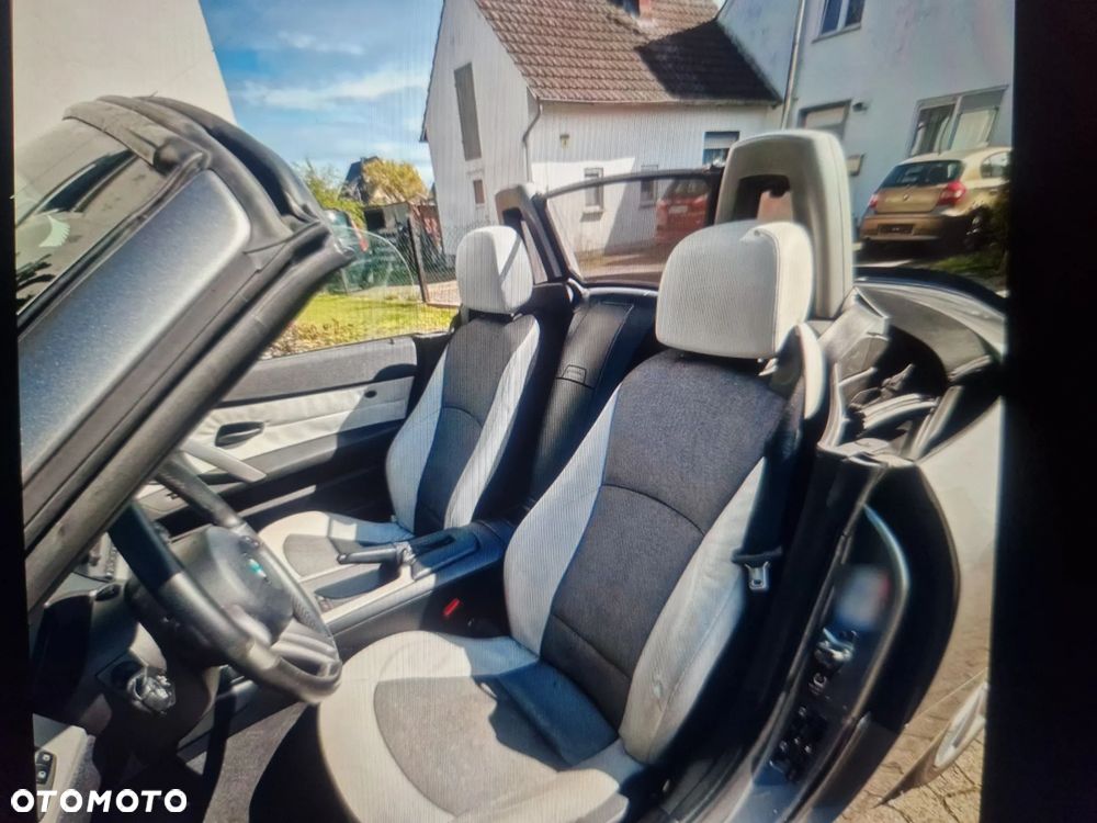 BMW Z4 2.2i - 11