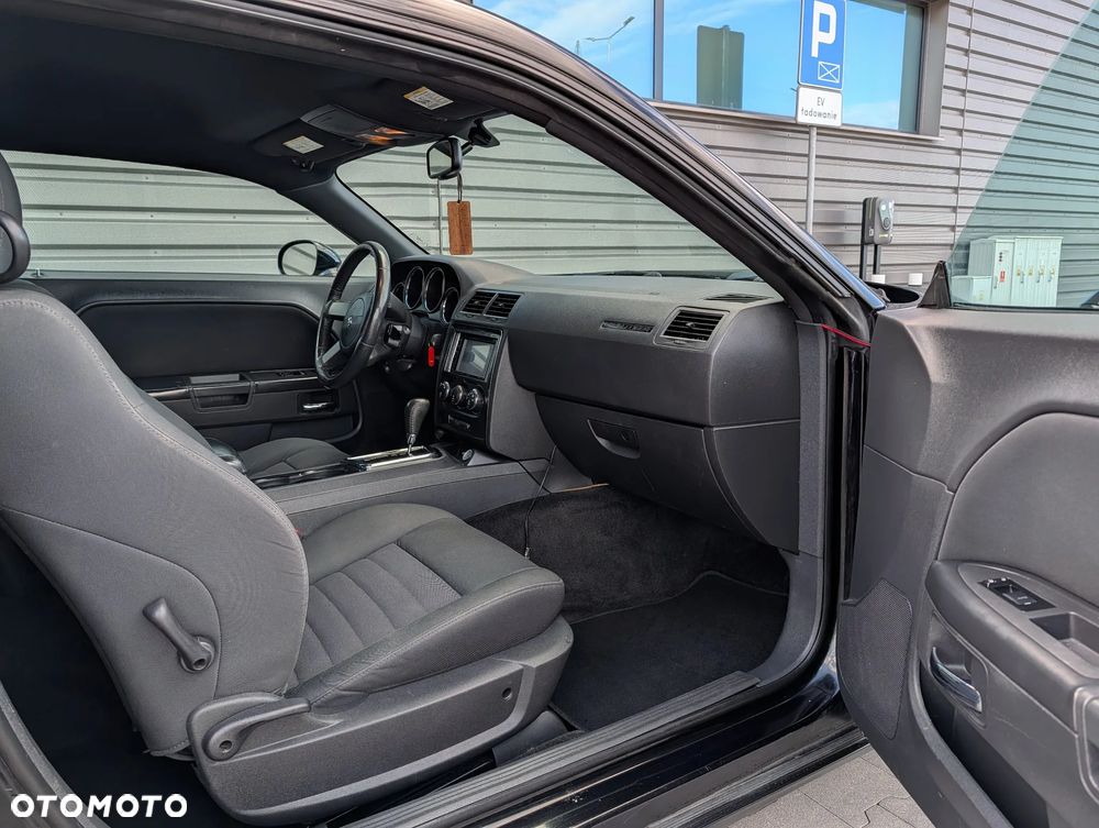 Dodge Challenger - 14