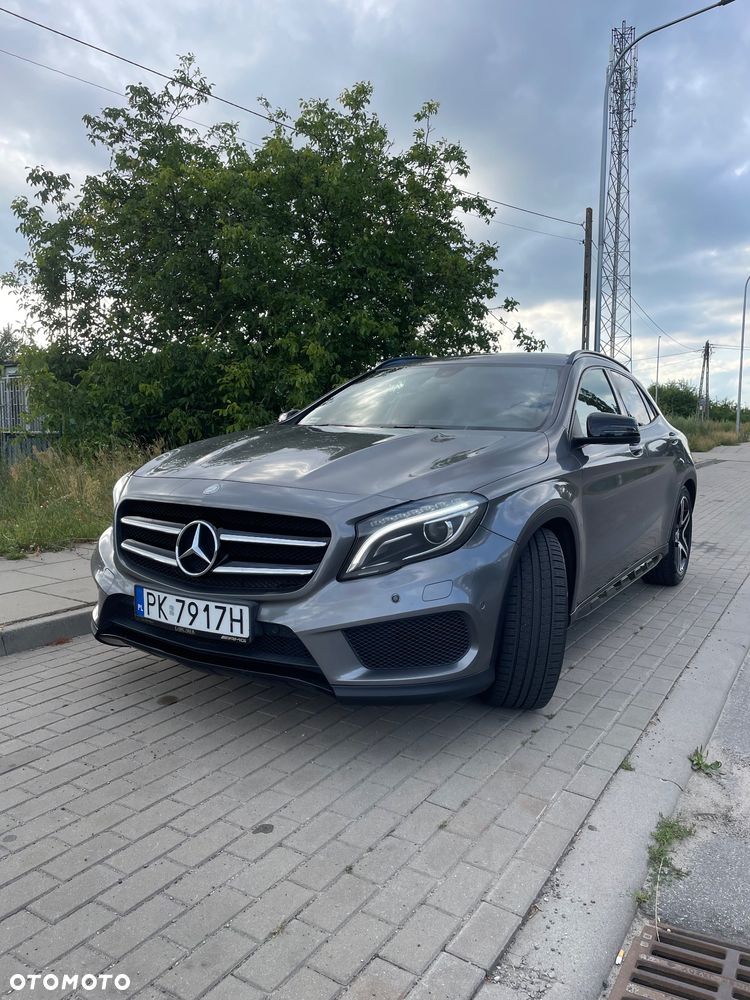 Mercedes-Benz GLA - 4