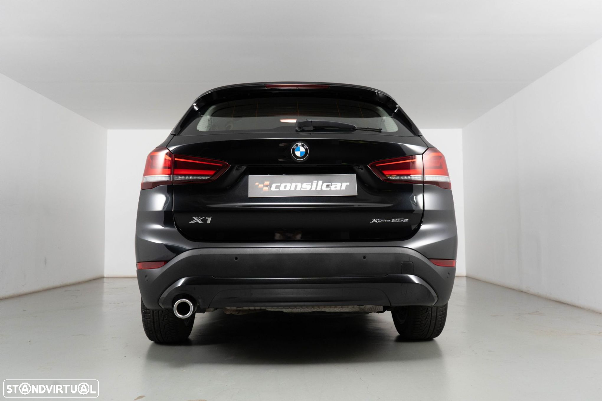 BMW X1 25 e xDrive Corporate Edition - 4