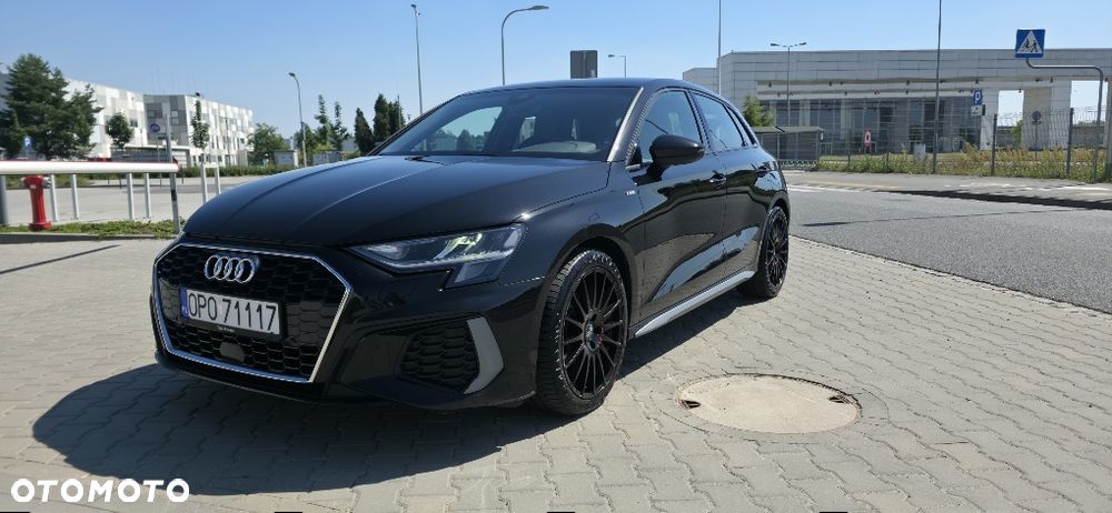 Audi A3 Sportback - 1