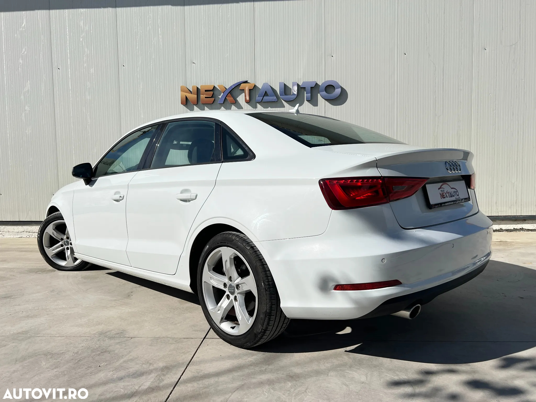 Audi A3 Sportback 1.6 TDI clean Stronic Ambiente - 4