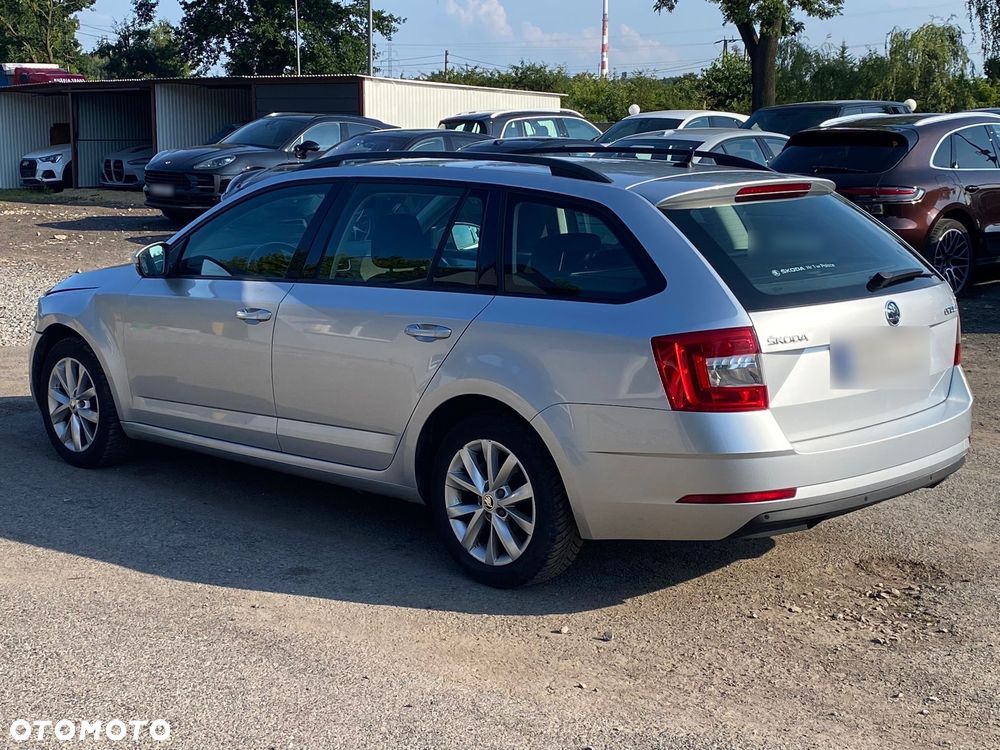 Skoda Octavia 2.0 TDI Ambition DSG - 12