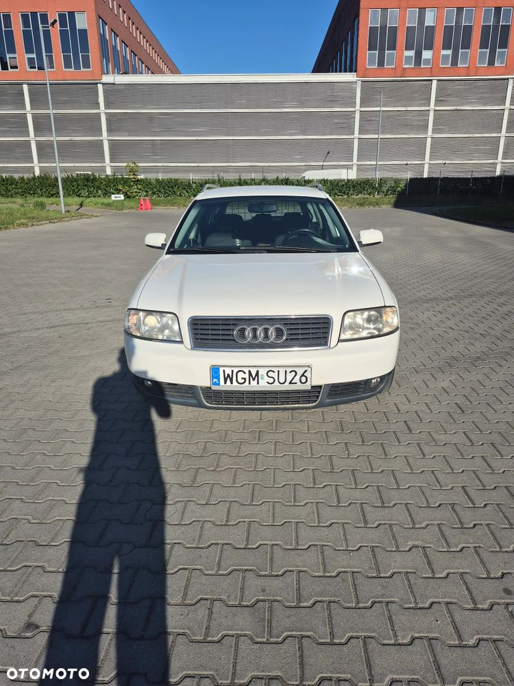 Audi A6 Avant - 1