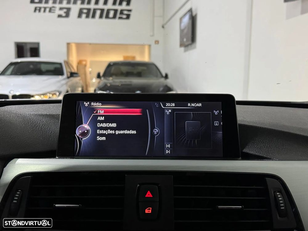 BMW 320 d Touring Pack M - 23