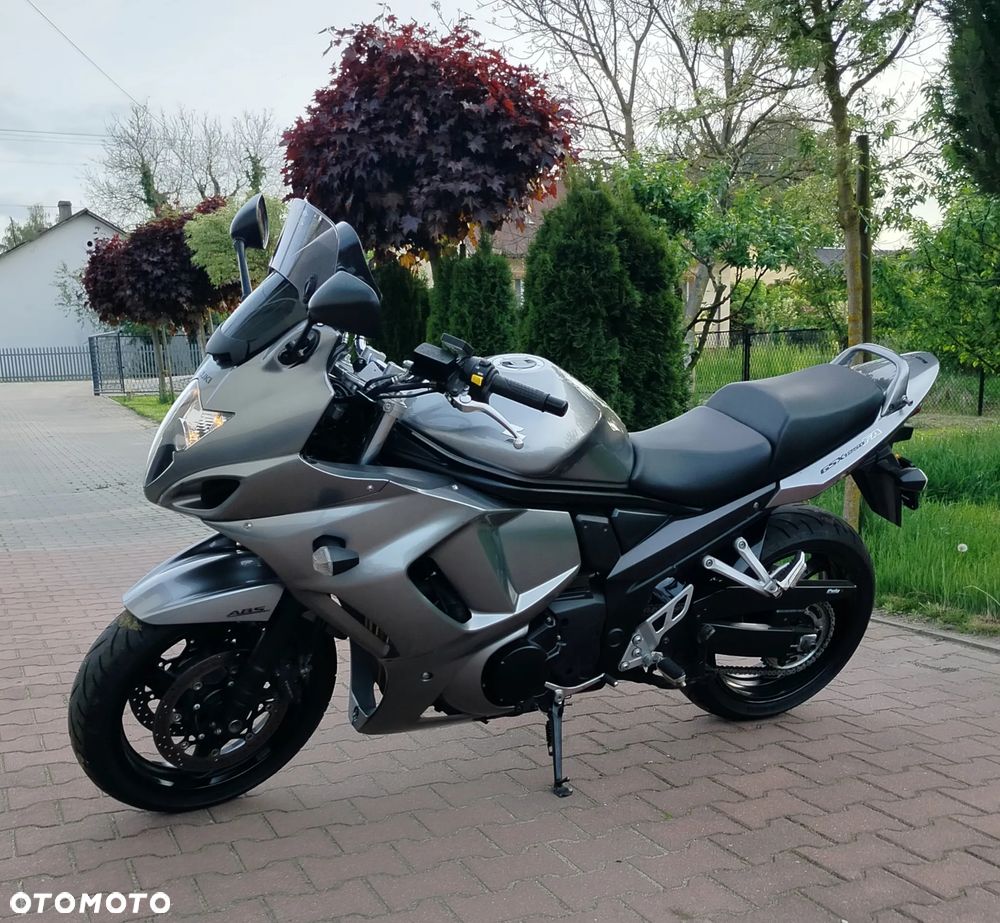 Suzuki GSX - 1
