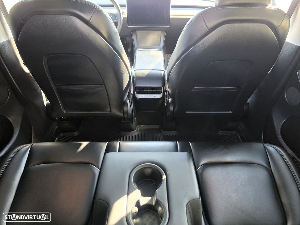Tesla Model Y Standard - 38