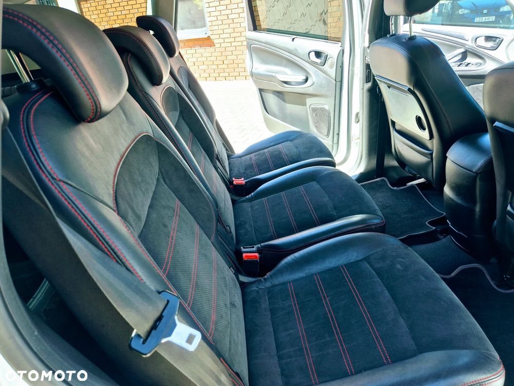 Ford S-Max 2.0 TDCi DPF Business Edition - 29