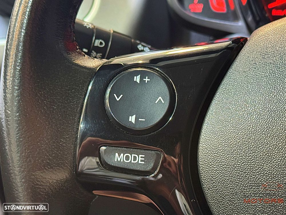 Toyota Aygo 1.0 X-Play Plus - 22