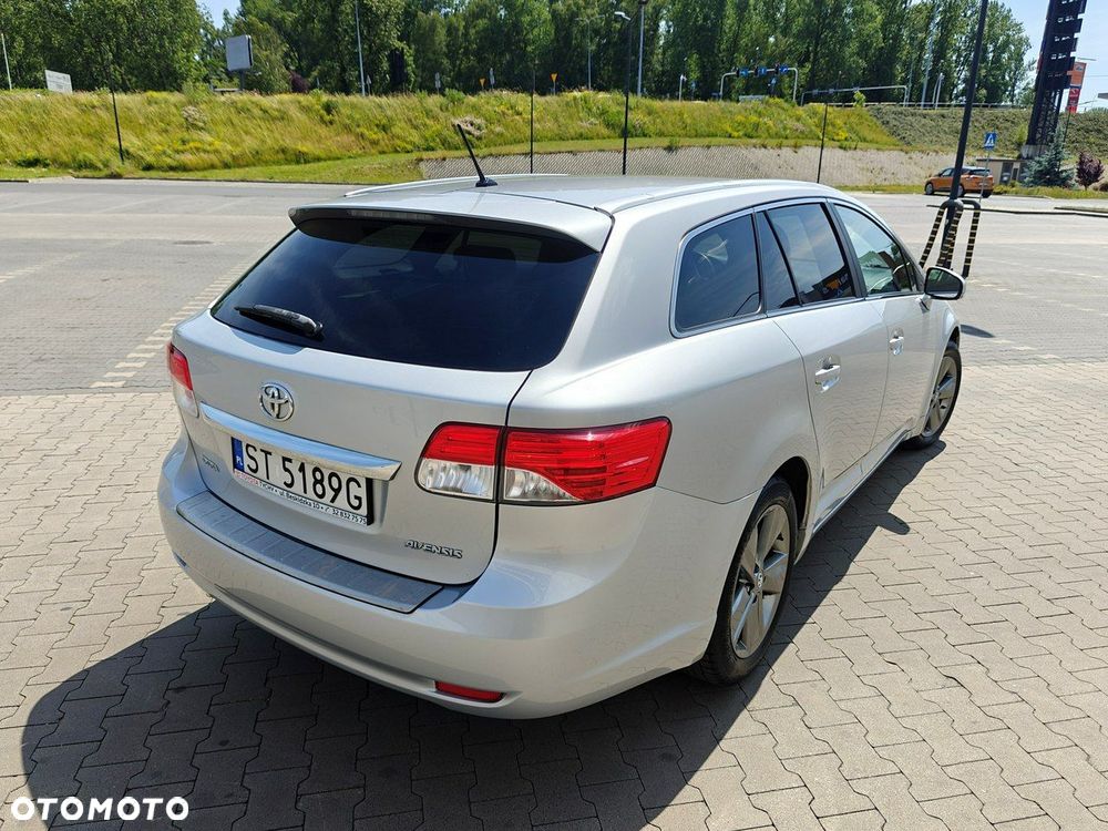 Toyota Avensis 2.0 D-4D Premium - 20