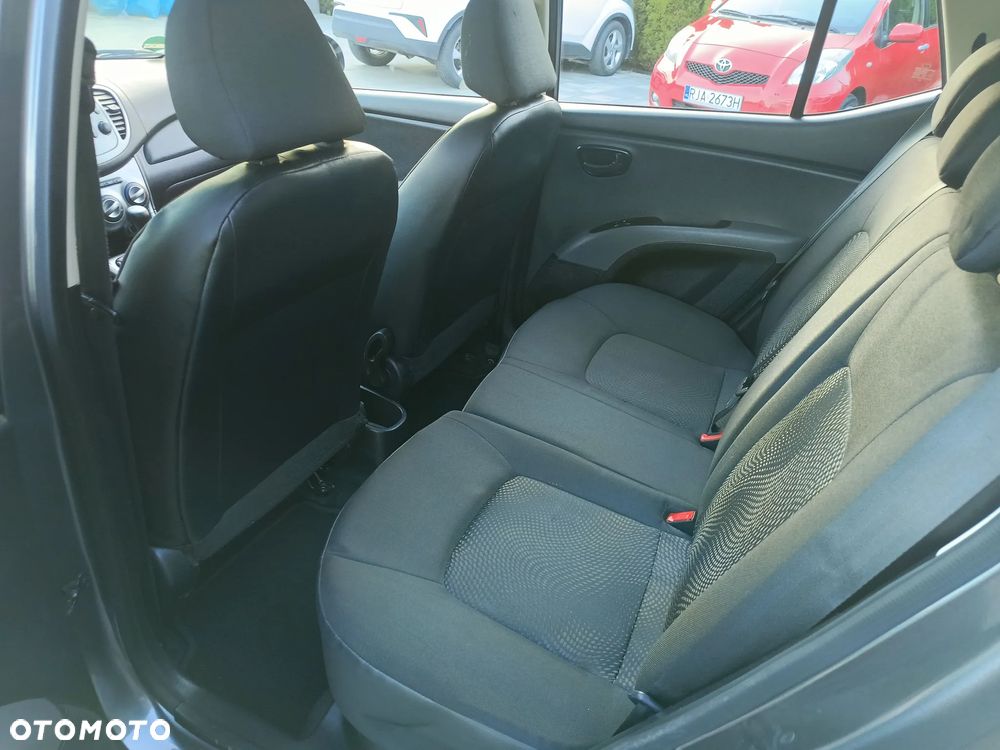 Hyundai i10 1.1 Comfort - 32