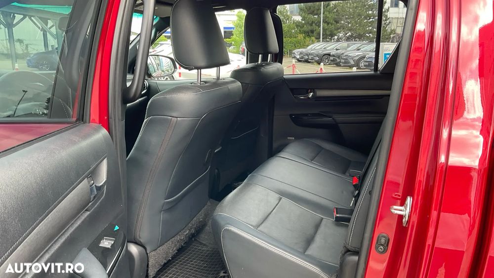 Toyota Hilux 2.8D 204CP 4x4 Double Cab AT Invincible - 35