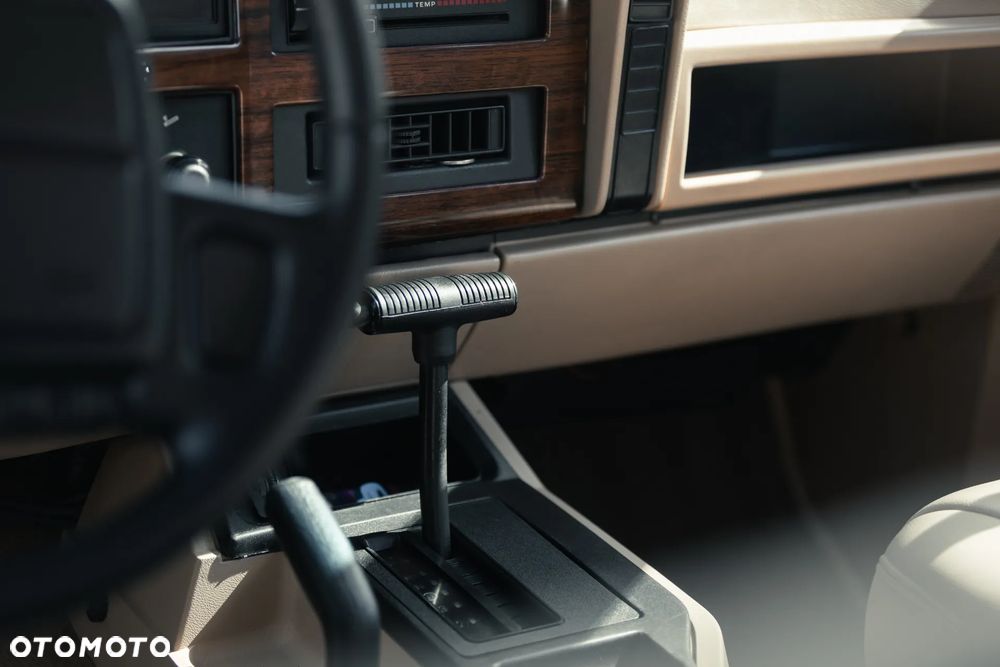 Jeep Cherokee 4.0 Limited - 27