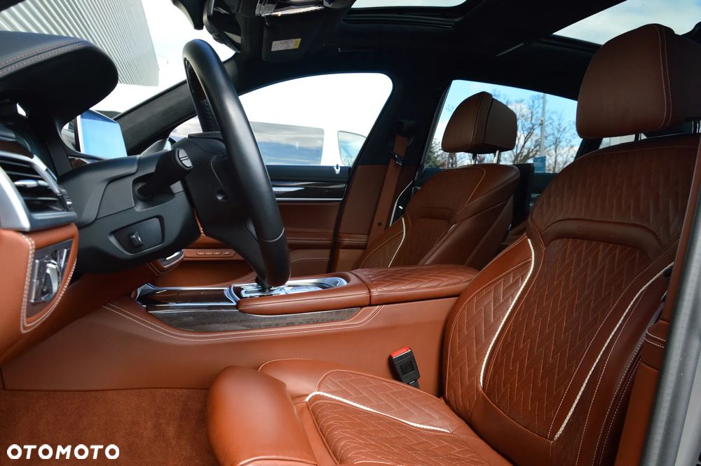 BMW Seria 7 M760Li xDrive V12 Excellence - 15