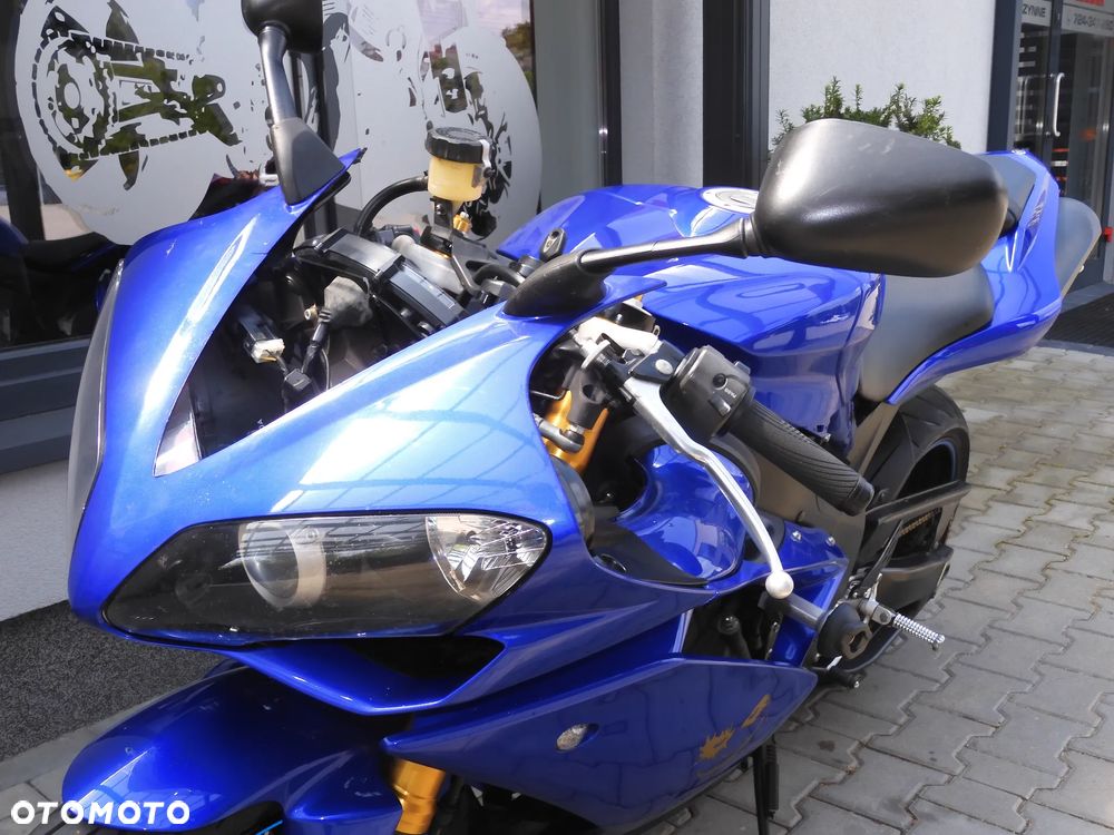 Yamaha R1 - 21