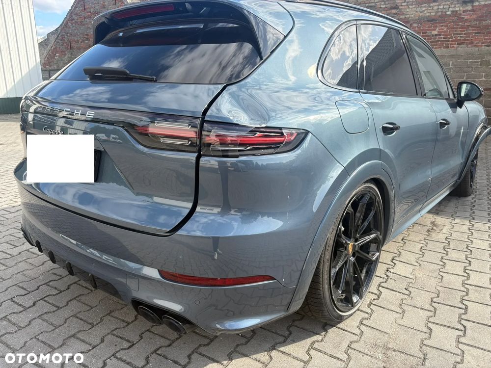 Porsche Cayenne - 6