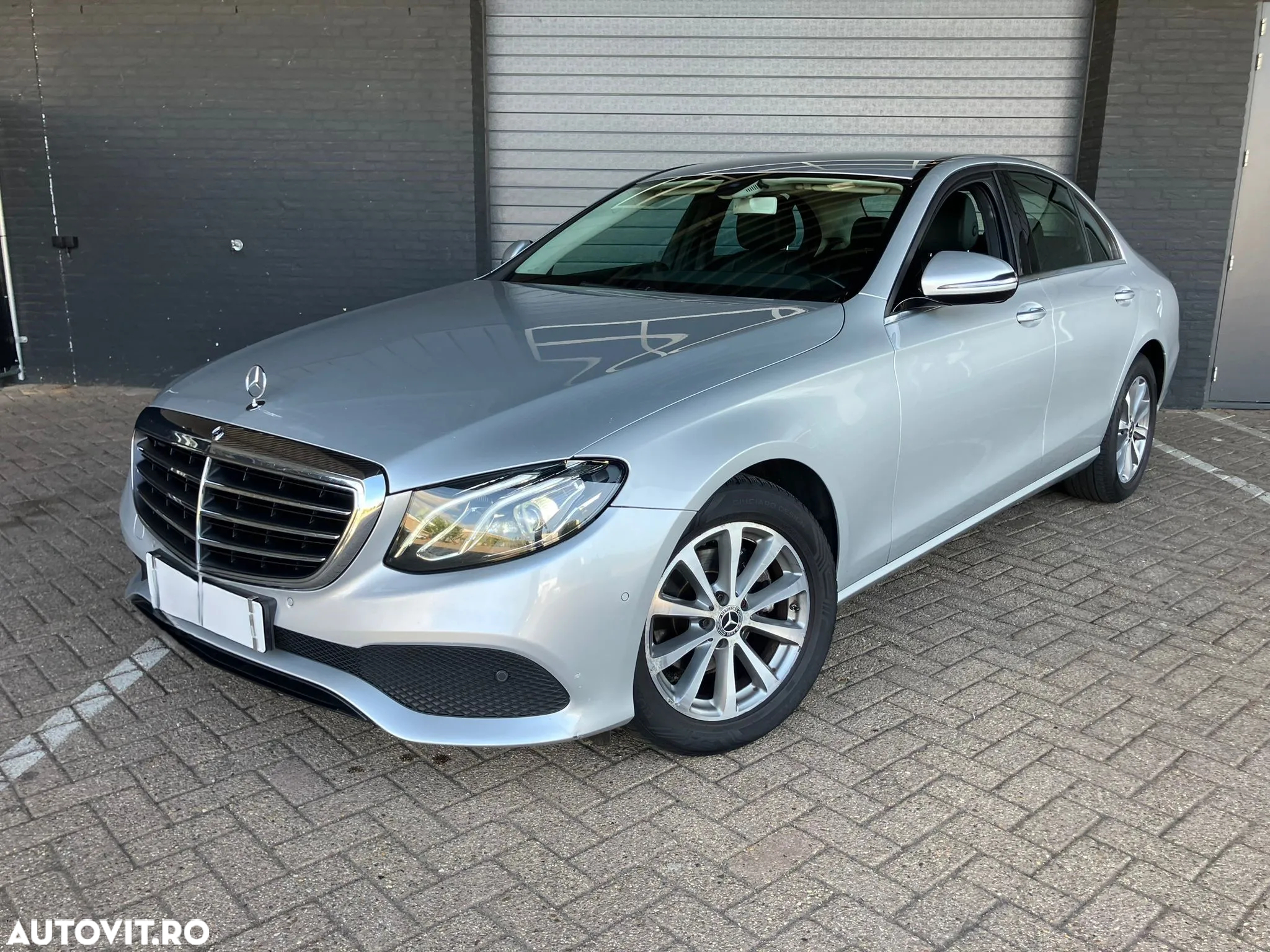 Mercedes-Benz E 200 d T 9G-TRONIC - 4